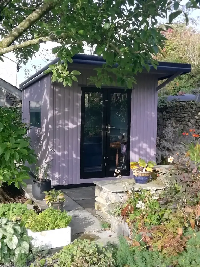 FULLY LINED AND INSULATED CONTEMPORARY SUMMERHOUSE PAINTED IN TWO COLOURS BY LANCASHIRE SUMMERHOUSES