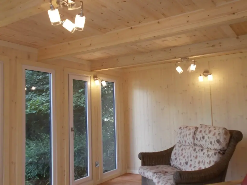 cedar studio FULLY LINED AND INSULATED WITH ELECTRICS