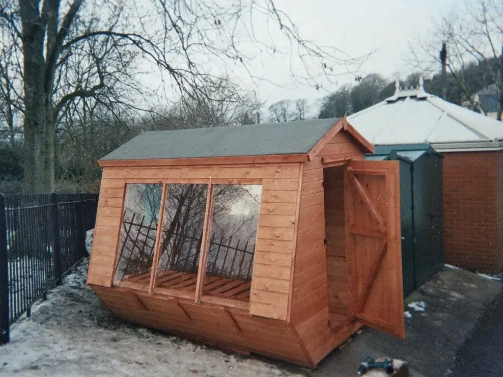 TRADITIONAL POTTING SHED MADE FROM TIMBER